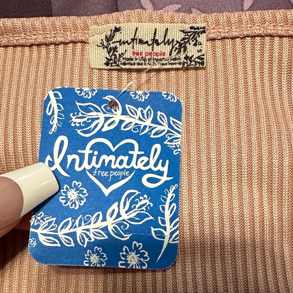 FREE PEOPLE Chic V-Neck Ribbed Bodysuit - Peach - Picture 4 of 6